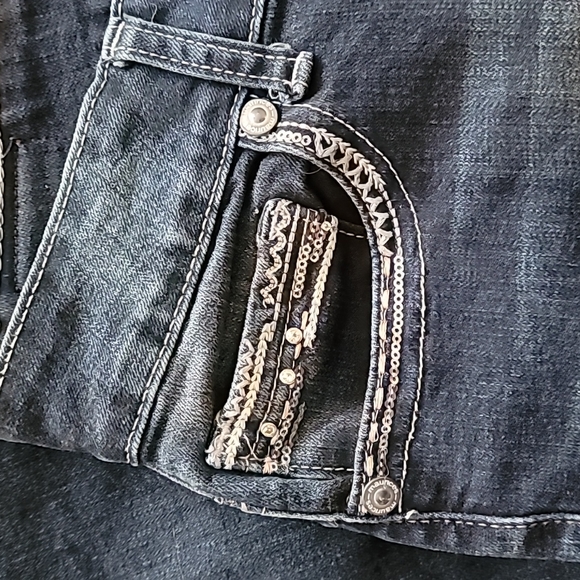 MAURICES 16 reg flare with sequin embellishments - Picture 7 of 8